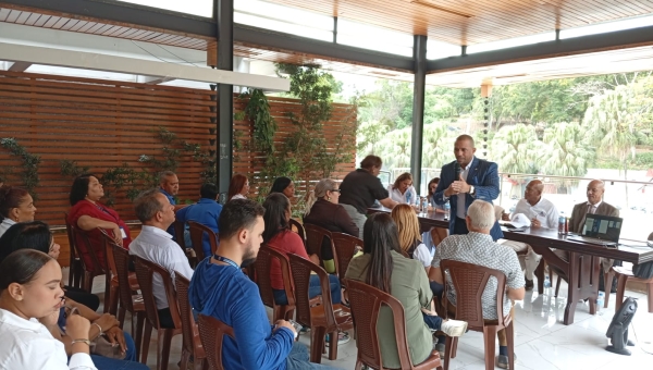 Charlas En Santiago, Sobre Cuidado Del Medio Ambiente. Thumbnail